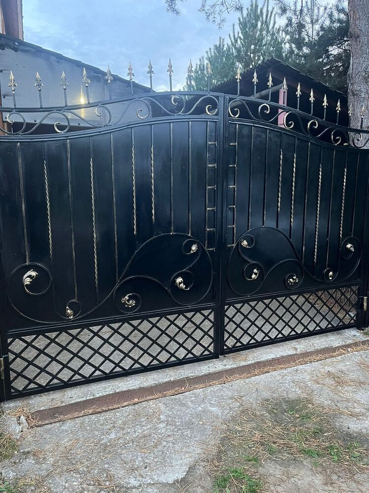 Гаражные секционные ворота Монино