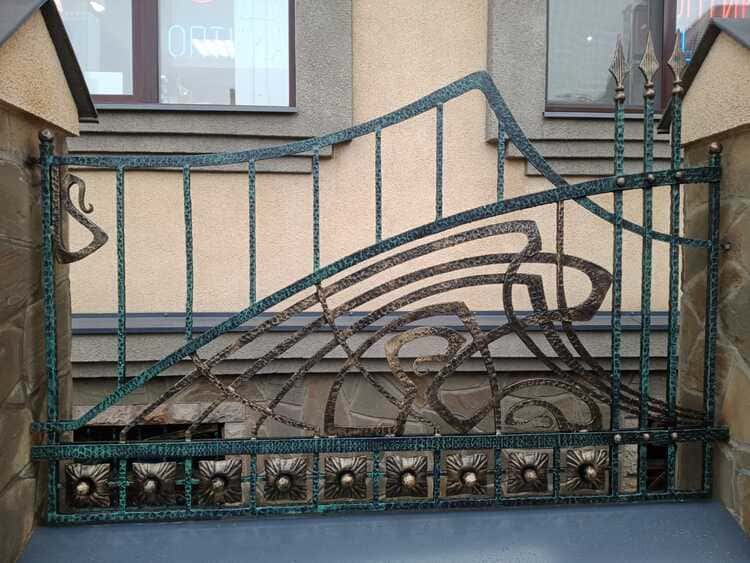 Подъемно-секционные ворота Монино